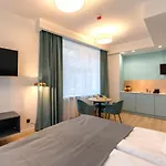 Apartahotel Square 3*