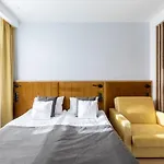 Square Apartahotel