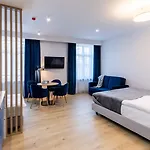 Apartahotel Square 3*