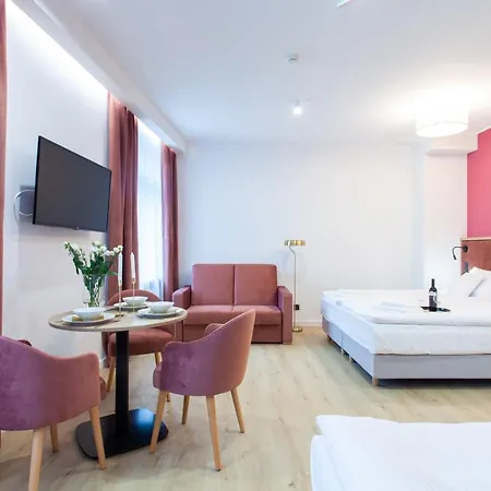 Square Aparthotel