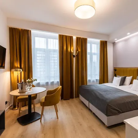 Square Aparthotel