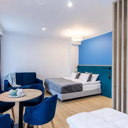 Square 3* グディニャ